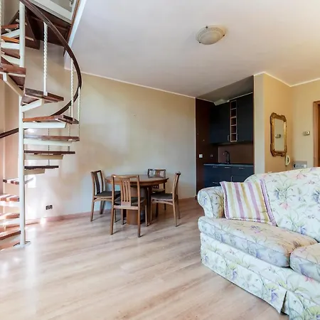 Guesthost - Roomy&cozy With Shared Terrace * Ρώμη