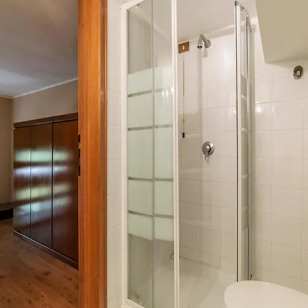 Guesthost - Roomy&cozy With Shared Terrace *