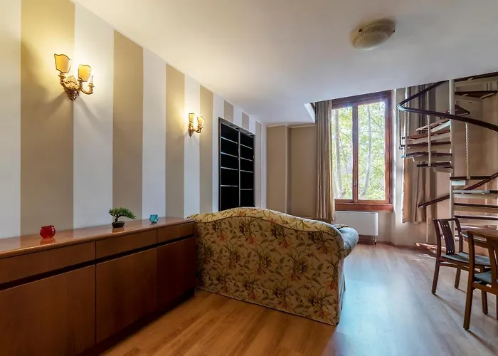 Guesthost - Roomy&cozy With Shared Terrace Lejlighed *