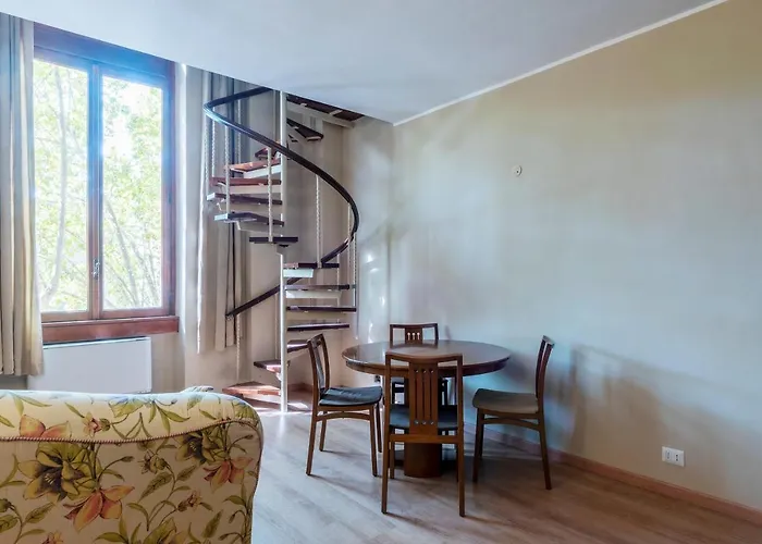 Guesthost - Roomy&cozy With Shared Terrace