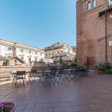 Guesthost - Roomy&cozy With Shared Terrace